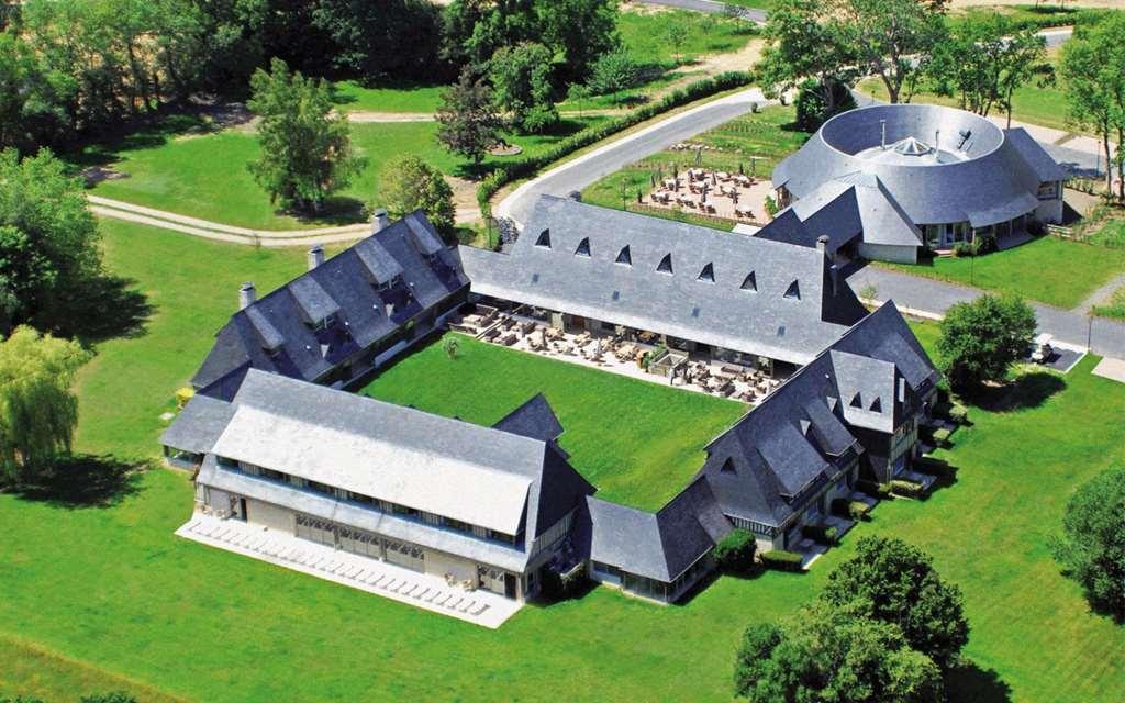 Les Manoirs De Tourgéville Hotel 4*